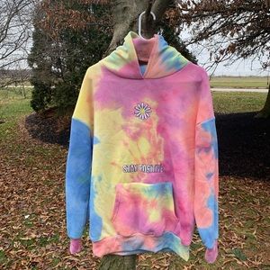 JUNIORS PETITE RAINBOW TIE DYE TURTLE NECK HOODIE